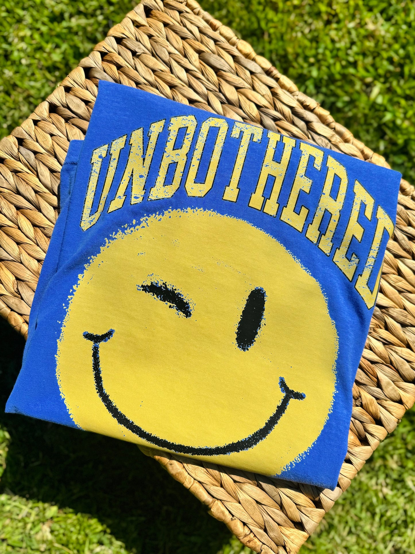 UNBOTHERED SMILEY - YOUTH + ADULT